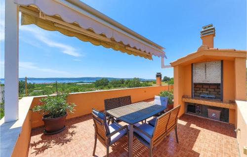 Rudine Apartment | Stunning Apartment In Kastel Novi