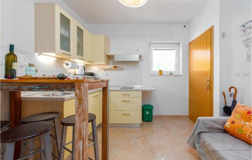 Kosljun Apartment | Stunning Apartment In Kosljun With Wifi