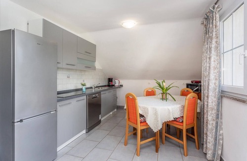 Risika Apartment | Stunning apartment in Krk with house sea view