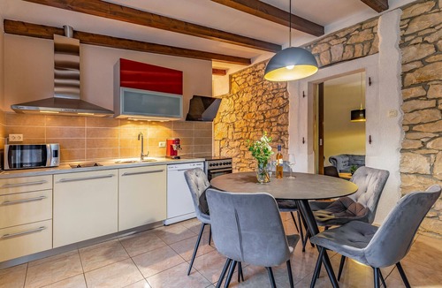 Sveta Nedelja Apartment | Stunning apartment in Labin with WiFi