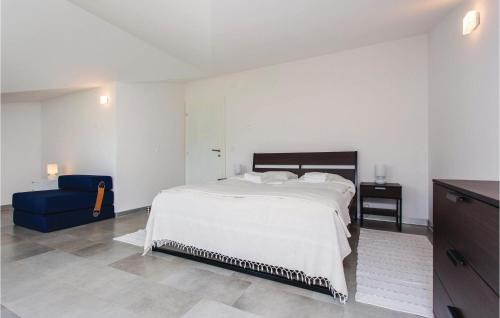 Zidarici Apartment | Stunning Apartment In Malinska