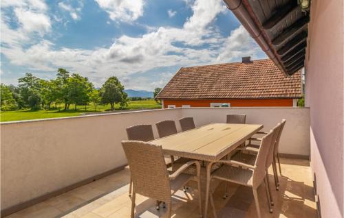 Otocac Apartment | Stunning Apartment In Otocac With Wifi