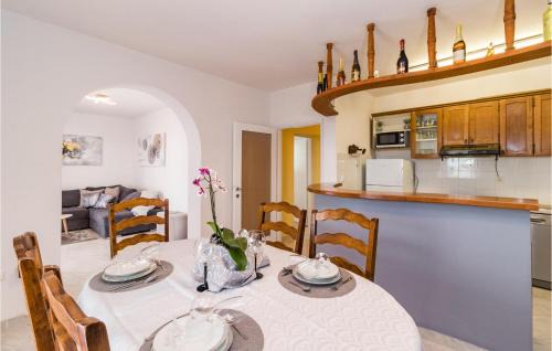 Stinjan Apartment | Stunning Apartment In Pula With Swimming Pool