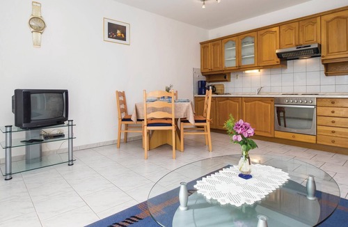 Supetar Apartment | Stunning apartment in Supetar with WiFi