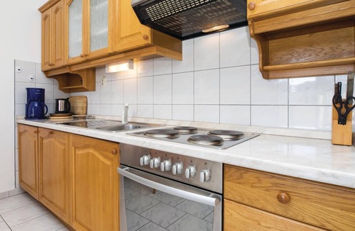 Supetar Apartment | Stunning apartment in Supetar with WiFi