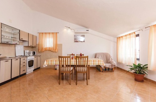Trogir Apartment | Stunning apartment in Trogir with WiFi