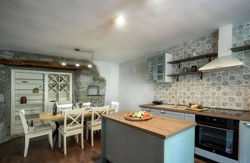 Gornja Nugla House | Stunning home in Buzet