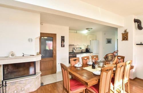Dicmo House | Stunning home in Dicmo