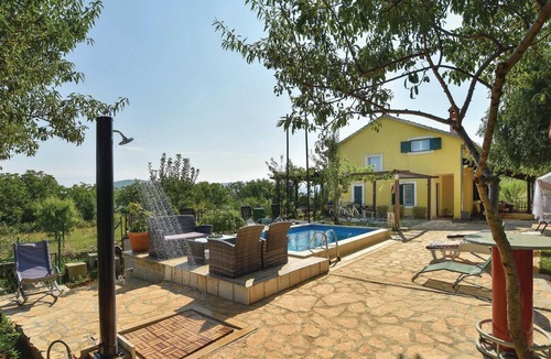 Dicmo House | Stunning home in Dicmo