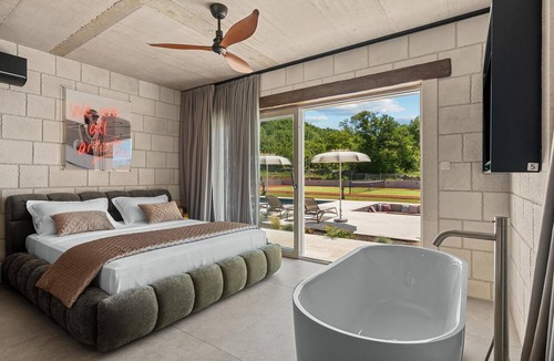 Dicmo House | Stunning home in Dicmo