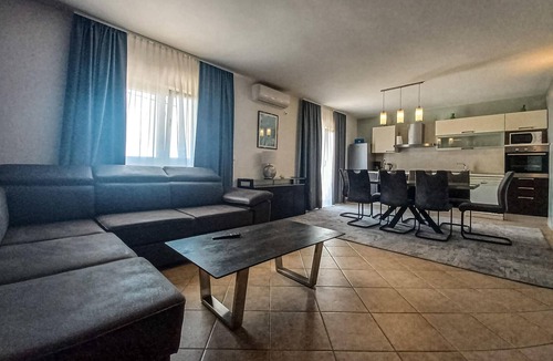 Kastel Sucurac House | Stunning home in Kastel Sucurac with sauna