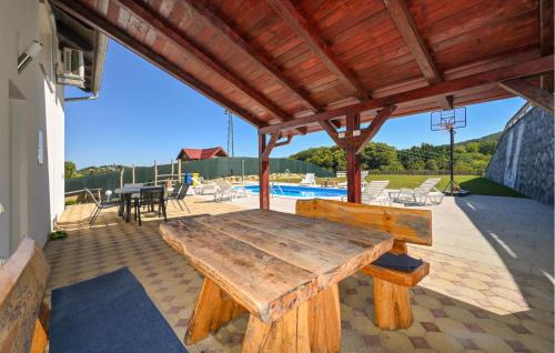 Ivanec House | Stunning Home In Ivanec