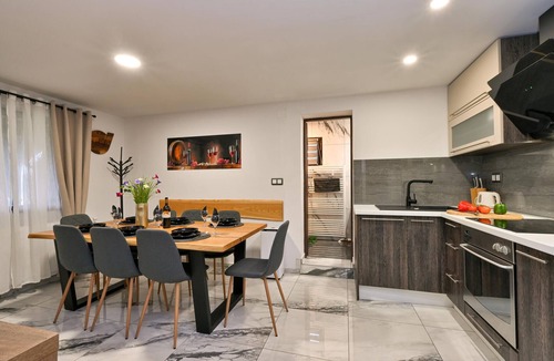 Donji Martijanec House | Stunning home in Jalzabet with sauna