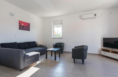 Kakma House | Stunning Home In Kakma With Jacuzzi, Wifi And Outdoor Swimming Pool