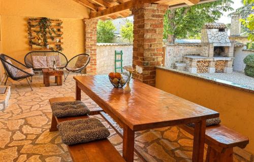 Kosinozici House | Stunning Home In Kosinozici With Wifi