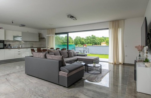Strmac House | Stunning home in Labin