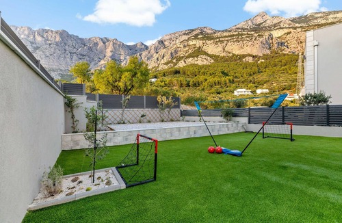 Zelenka House | Stunning home in Makarska with sauna