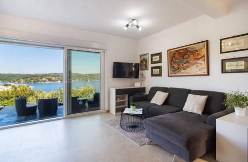 Necujam House | Stunning home in Necujam with house sea view