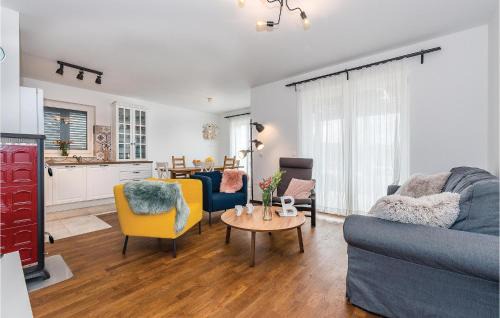 Drnis House | Stunning Home In Pakovo Selo