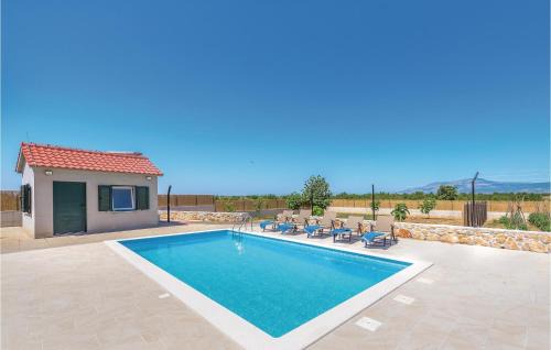 Drnis House | Stunning Home In Pakovo Selo