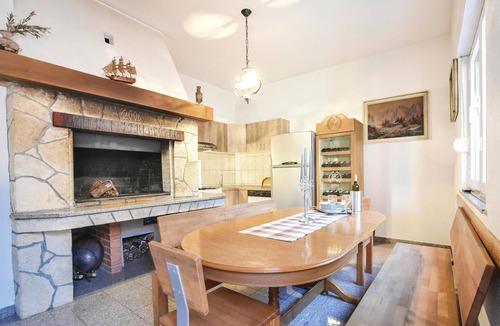 Podstrana House | Stunning home in Podstrana with sauna