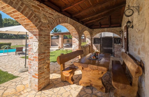 Kosinozici House | Stunning home in Porec