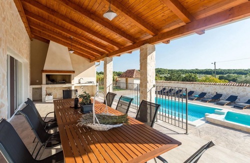 Vrvari House | Stunning home in Porec