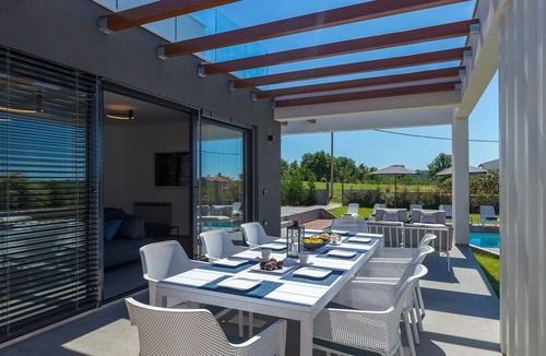 Visnjan House | Stunning home in Porec