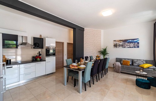 Velim House | Stunning home in Radasinovci
