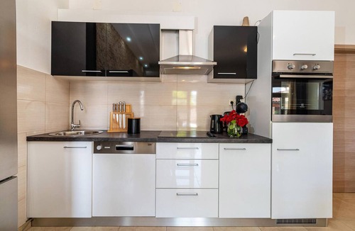 Velim House | Stunning home in Radasinovci