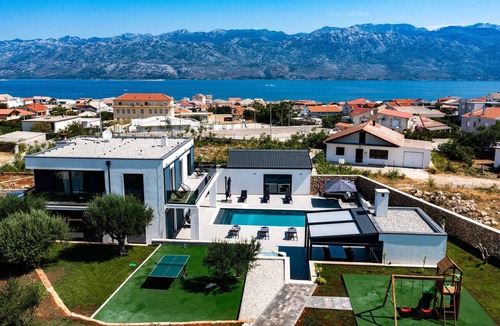 Razanac House | Stunning home in Razanac with sauna