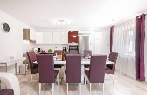 Rovinjsko Selo House | Stunning home in Rovinj with private swimming pool, can be inside or outside