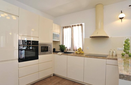 Sibenik House | Stunning home in Sibenik with kitchen