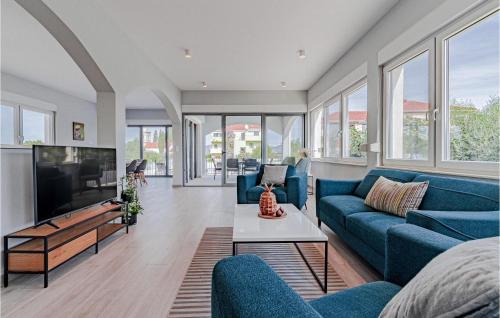 Janjina House | Stunning Home In Sreser