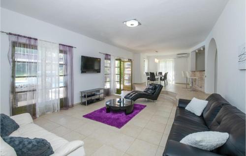 Valtura House | Stunning Home In Valtura
