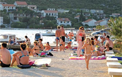 Vrsine House | Stunning Home In Vrsine With Wifi