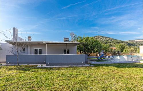 Vrsine House | Stunning Home In Vrsine With Wifi