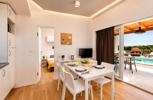 Poljica House | Stunning home in Zerava