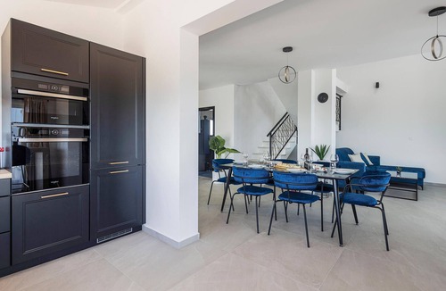 Zman House | Stunning home in Zman