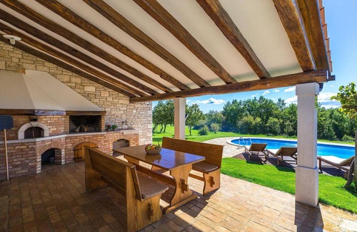 Laginji House | Stunning home in Zminj