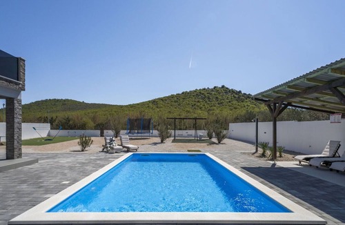 Stankovci House | Stunning private villa for 8 guests with A/C, WIFI, private pool, TV, patio and pets allowed