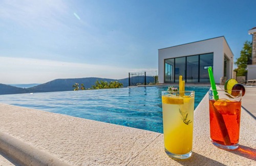 Bribir Villa | Stunning private villa for 20 people with A/C, private pool, WIFI, hot tub, TV and terrace