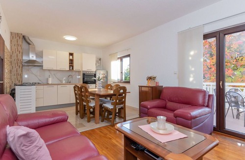 Donji Prolozac House | Stunning private villa for 9 people with private pool, WIFI, A/C, TV, terrace and panoramic view