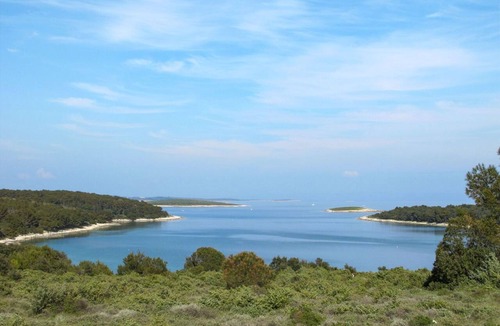 Premantura Villa | Stunning private villa for 10 guests with private pool, A/C, WIFI, TV, patio and pets allowed