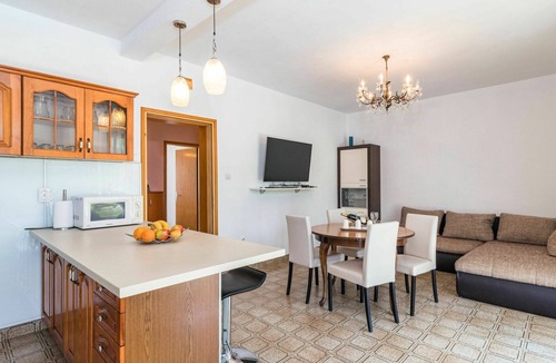 Rakotule House | Stunning private villa for 10 guests with WIFI, A/C, private pool, TV, terrace and pets allowed