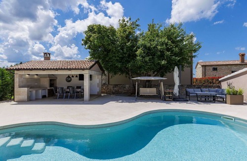 Vosteni Villa | Stunning private villa for 8 people with private pool, WIFI, A/C, TV, terrace and panoramic view