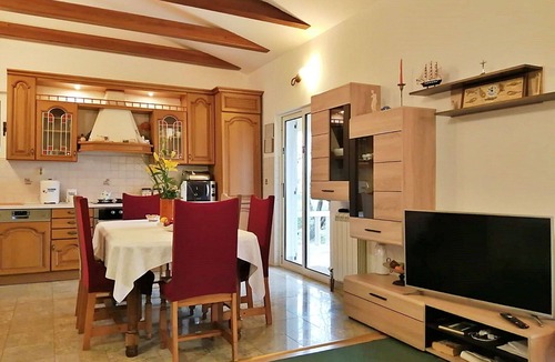 Rudine House | Stunning private villa for 10 people with WIFI, A/C, private pool, TV, terrace and pets allowed