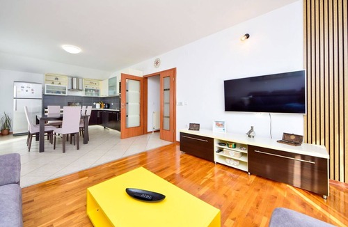 Primorski Dolac House | Stunning private villa for 6 people with A/C, WIFI, private pool, TV, terrace and panoramic view