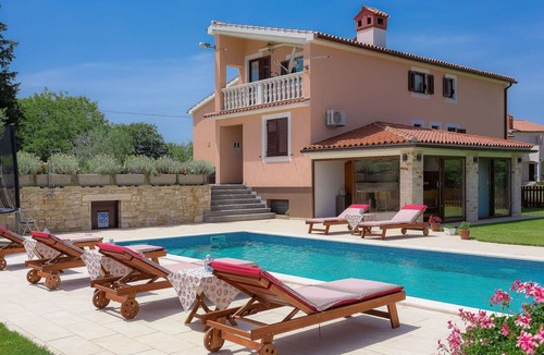 Melnica House | Stunning private villa for 10 people with WIFI, A/C, private pool, TV and terrace