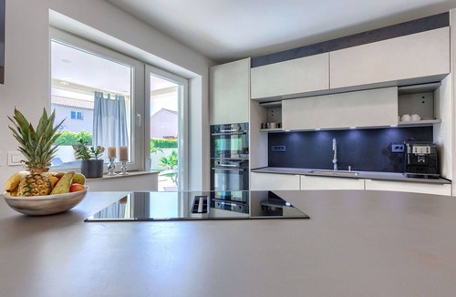 Stinjan Villa | Stunning private villa for 7 guests with A/C, private pool, WIFI, TV and terrace